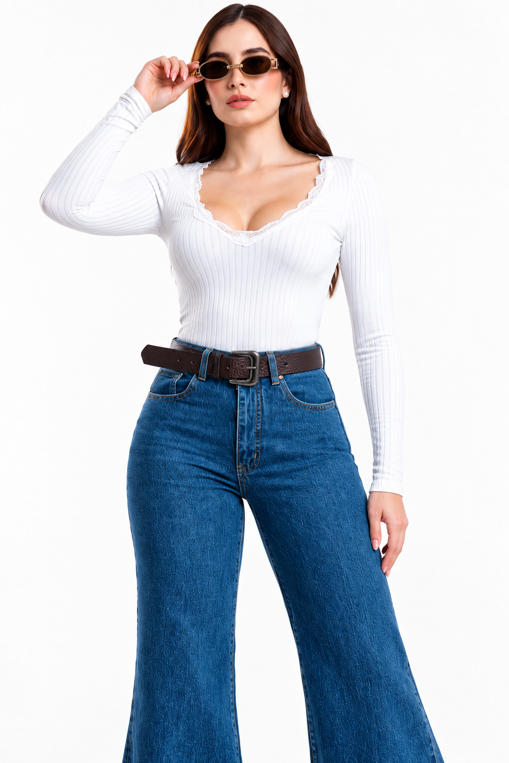 Jeans Michelle Ferrar loose flare oscuro con cinto — Mezclilla oscura
