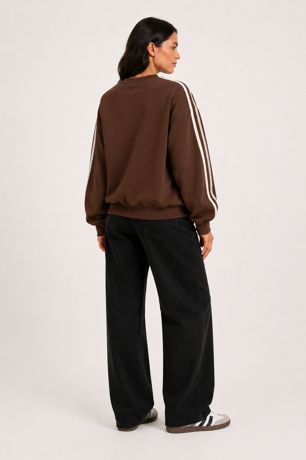Sudadera Hessed Couture con franjas en la manga — Café