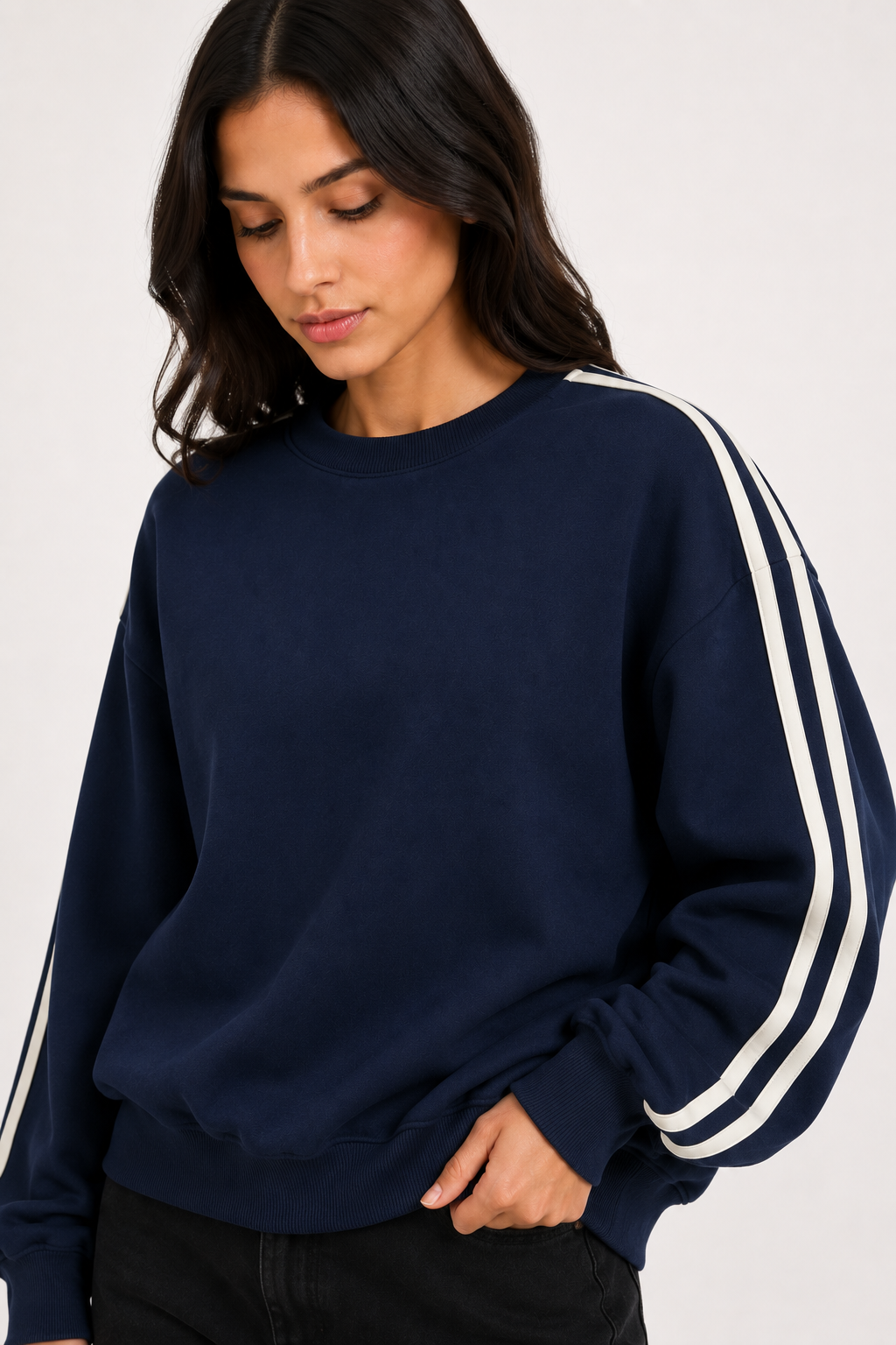 Sudadera Hessed Couture con franjas en la manga — Marino
