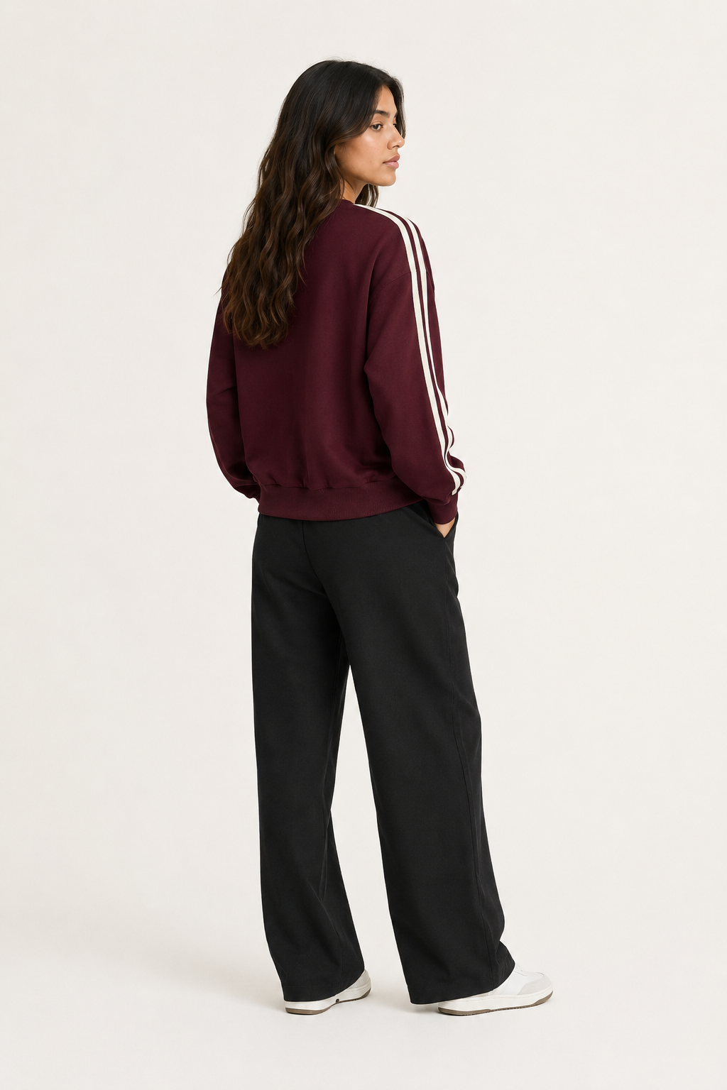 Sudadera Hessed Couture con franjas en la manga — Vino