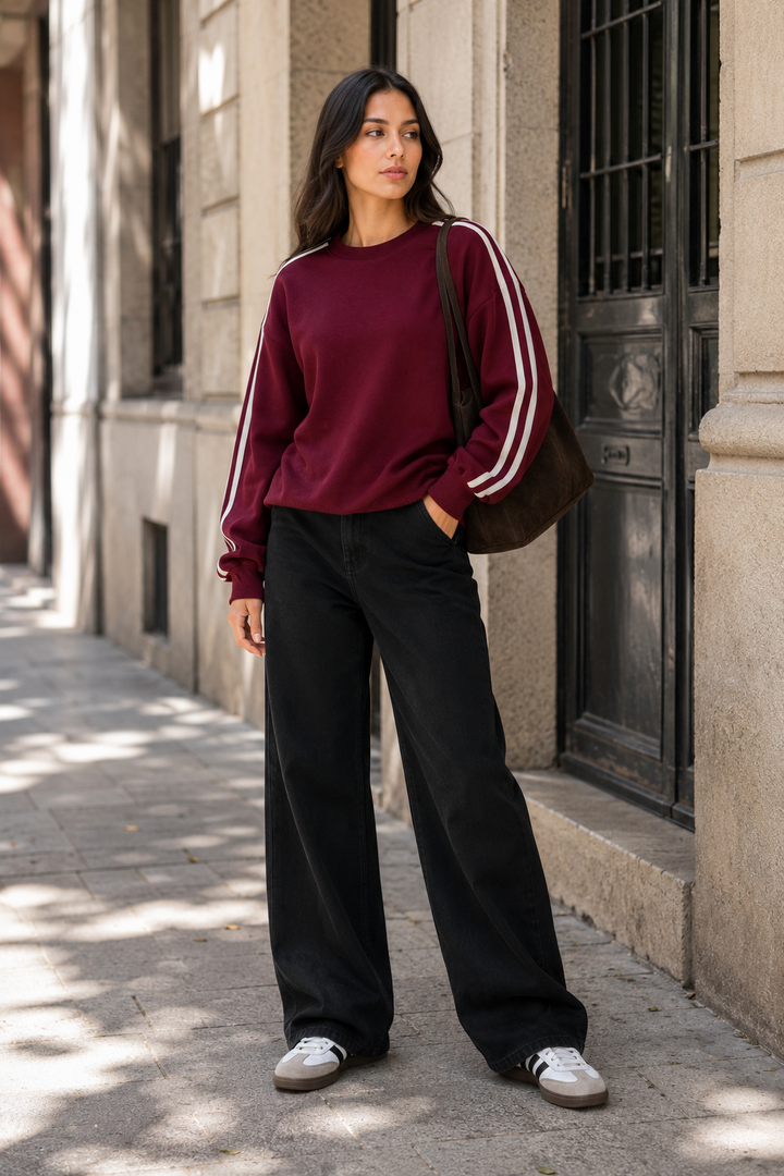 Sudadera Hessed Couture con franjas en la manga — Vino