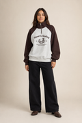 Sudadera Hessed Couture de medio cierre con estampado — Café
