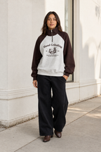 Sudadera Hessed Couture de medio cierre con estampado — Café