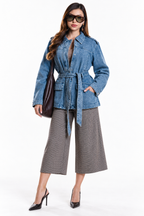 Chaqueta Hessed Couture de mezclilla con cinturón — Mezclilla media
