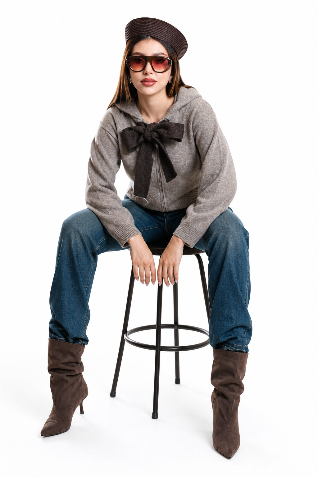 Suéter Hessed Couture con capucha y moño de punto — Taupe