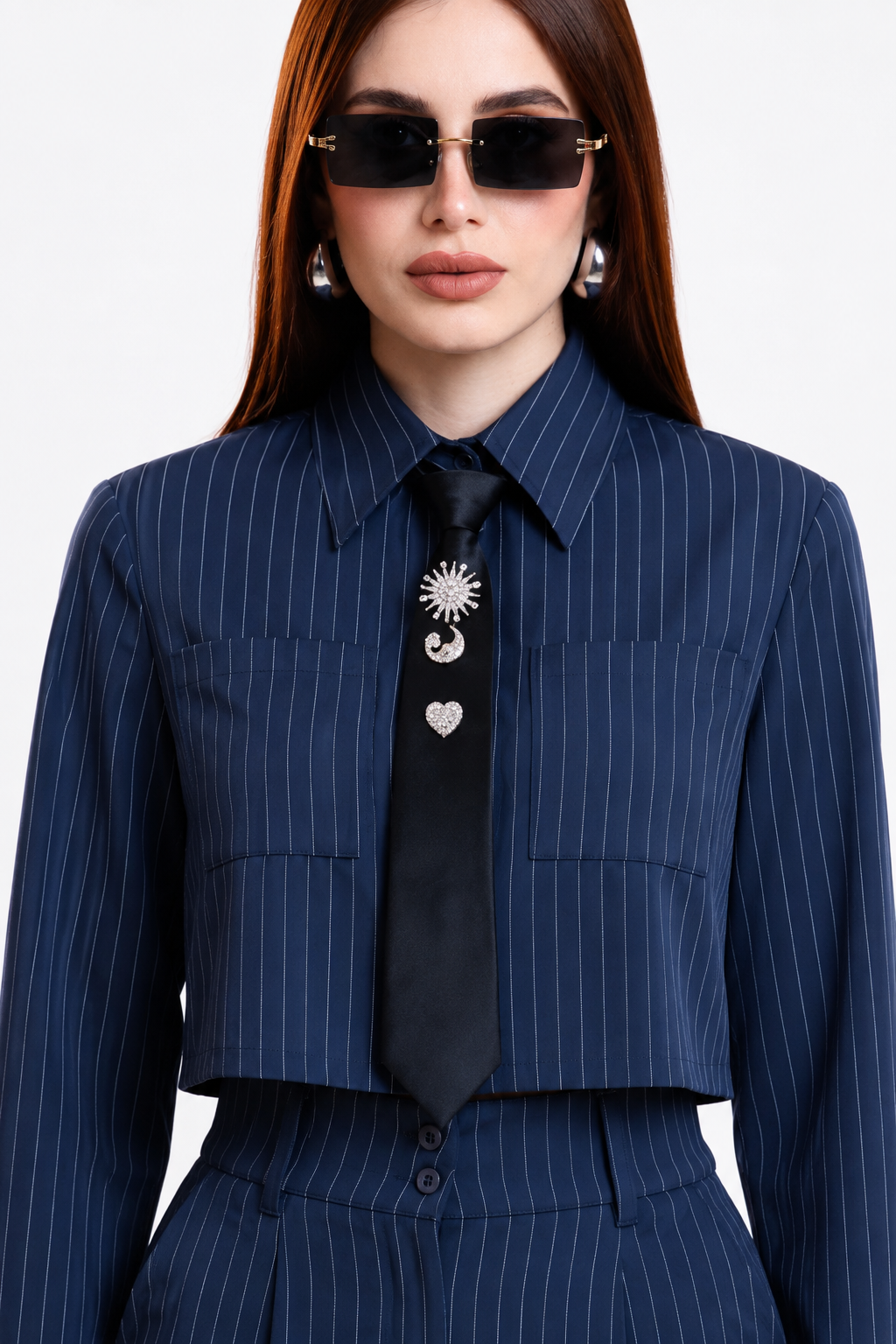 Conjunto Hessed Couture de rayas con corbata — Azul marino