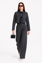 Conjunto Hessed Couture de rayas con corbata — Gris