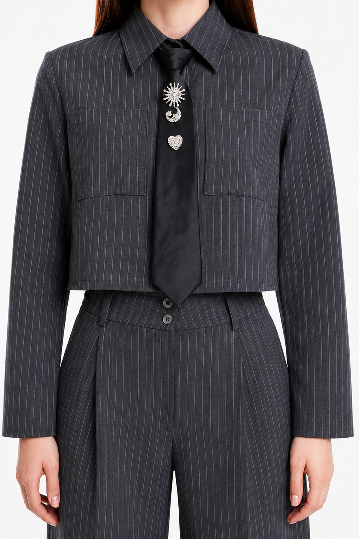 Conjunto Hessed Couture de rayas con corbata — Gris