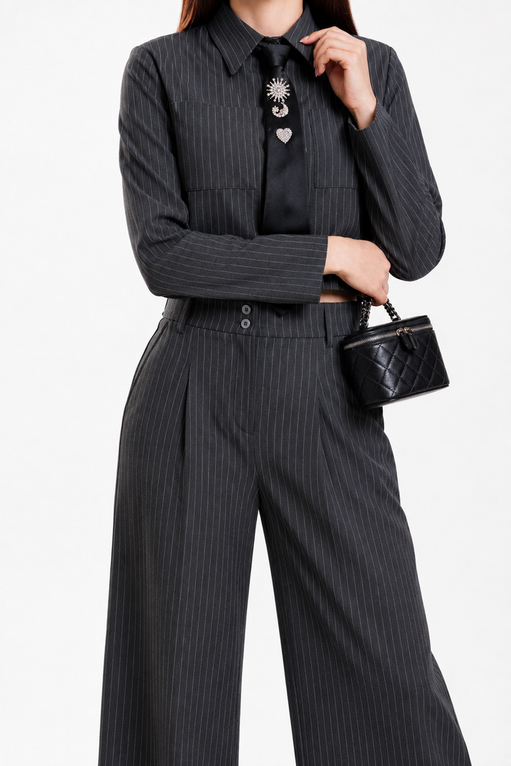 Conjunto Hessed Couture de rayas con corbata — Gris