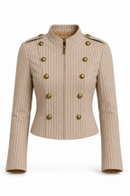 Chaqueta Hessed Couture corta de doble botonadura dorada — Beige