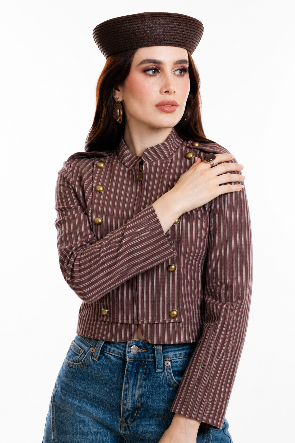 Chaqueta Hessed Couture corta de doble botonadura dorada — Vino