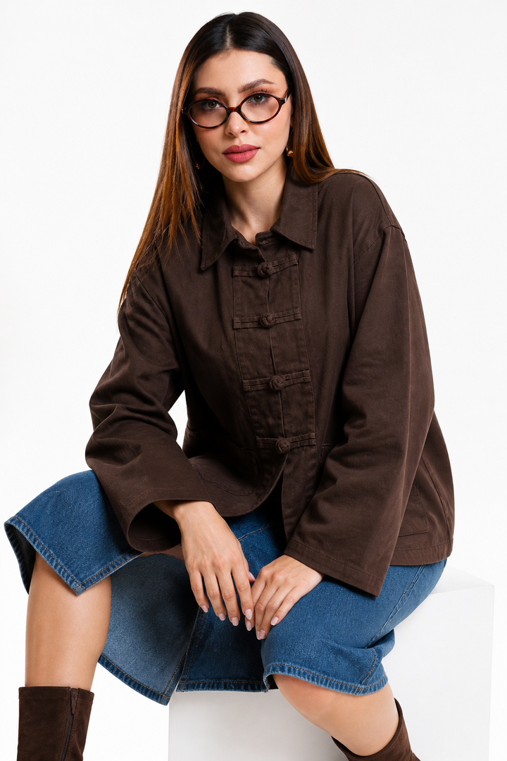 Chaqueta Hessed Couture con botones de nudo — Café