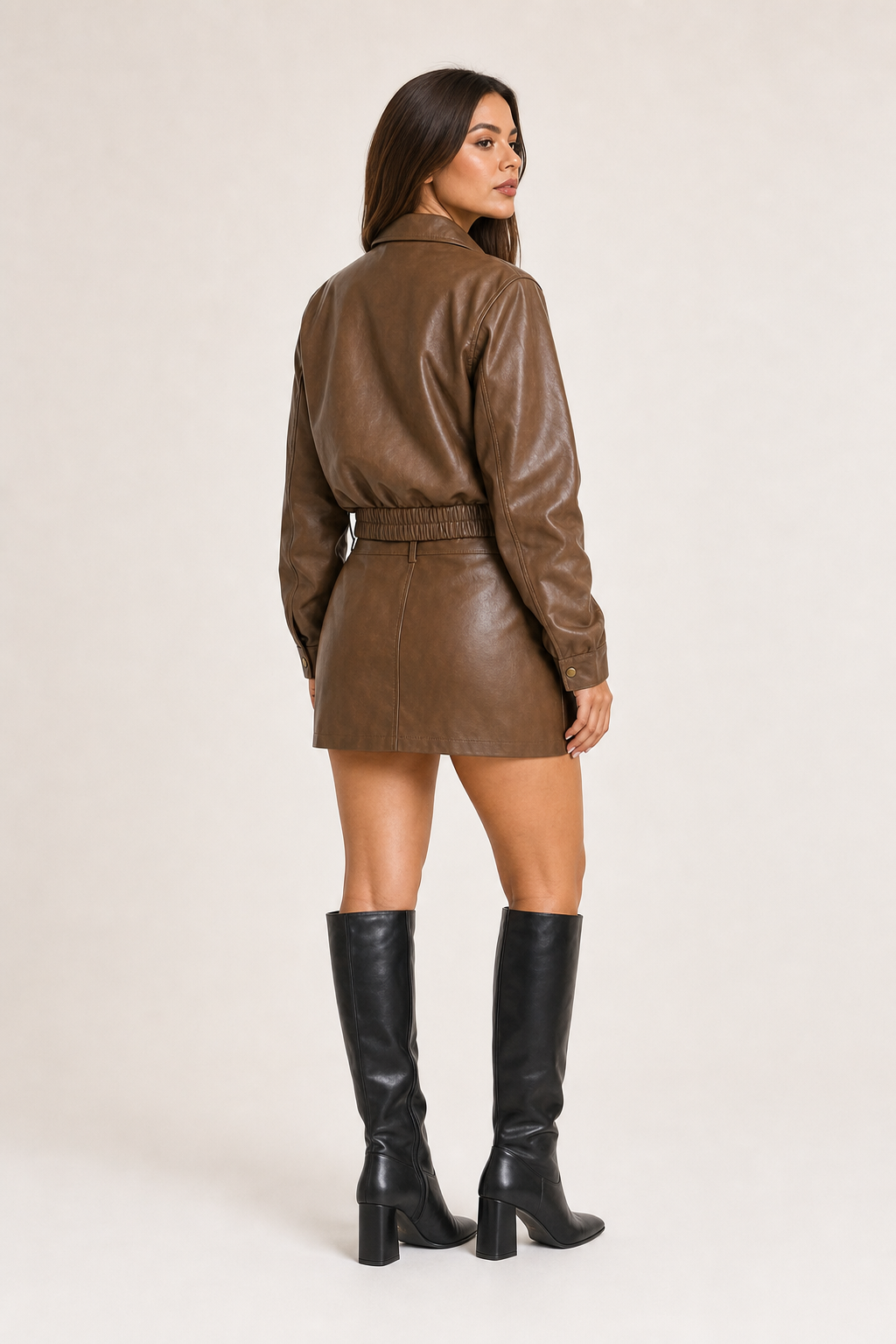 Conjunto Hessed Couture de piel sintética (chamarra y falda) — Caramelo