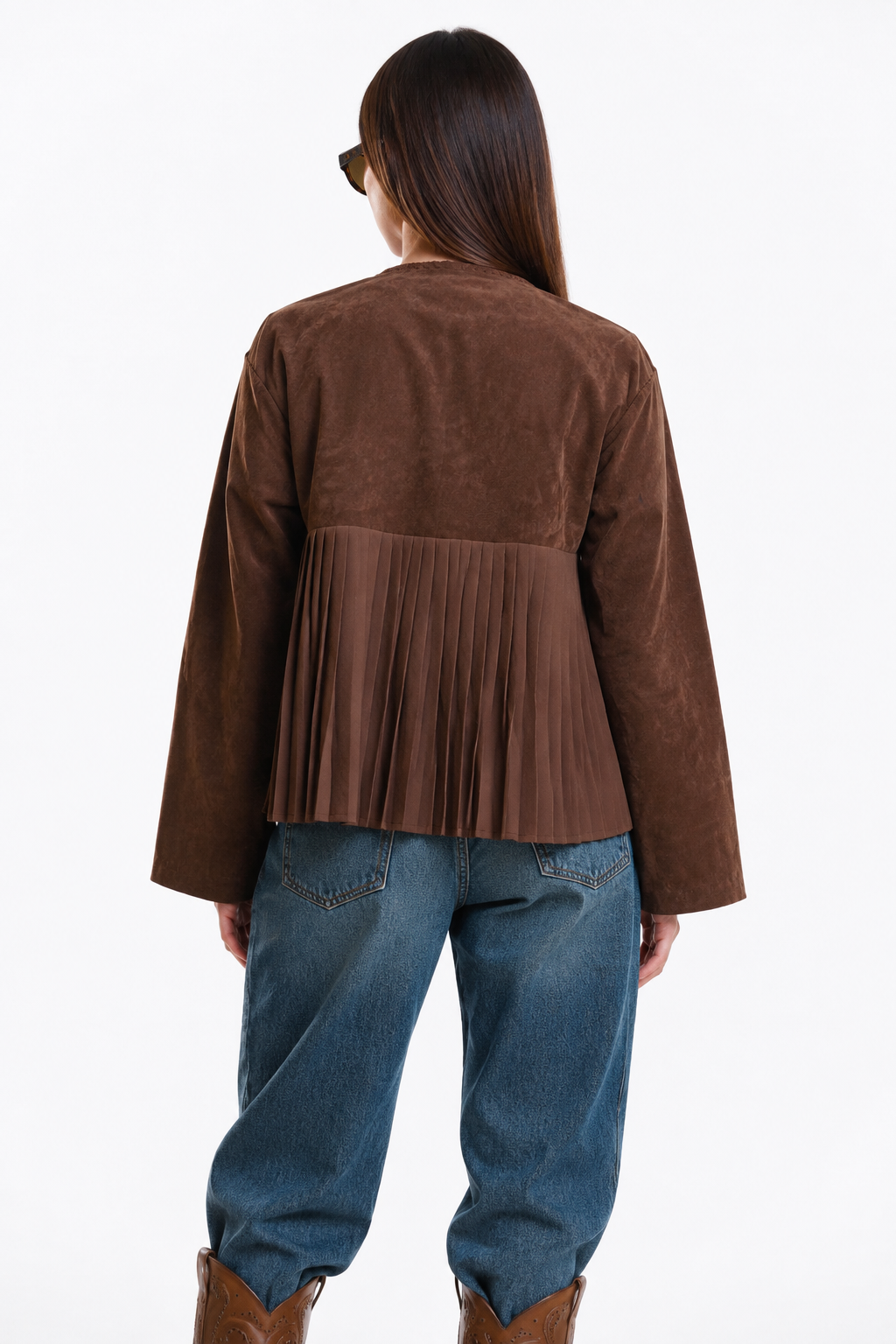 Chaqueta Hessed Couture de gamuza con vuelo plisado — Café