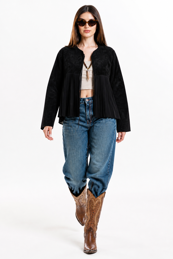 Chaqueta Hessed Couture de gamuza con vuelo plisado — Negro