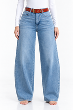 Jeans KOSCH barrel ballon claro con cinto — Mezclilla clara