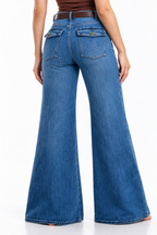 Jeans KOSCH loose flare con bolsas cargo y cinto — Mezclilla media