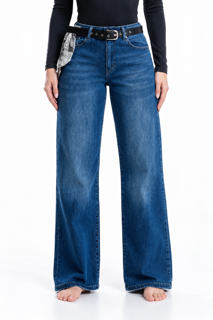 Jeans Michelle Ferrar straight wide con cinto — Mezclilla media