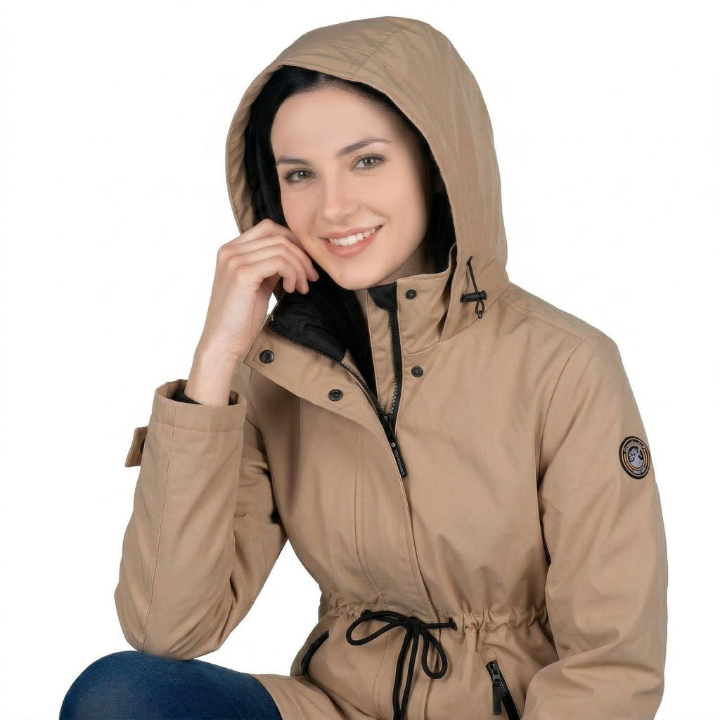 Gabardina rompevientos con capucha — Beige