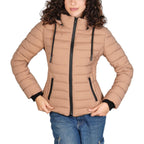 Chamarra capitonada de cuello alto con gorro desmontable — Beige