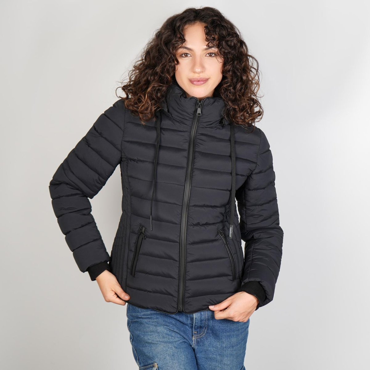 Chamarra capitonada de cuello alto con gorro desmontable — Black