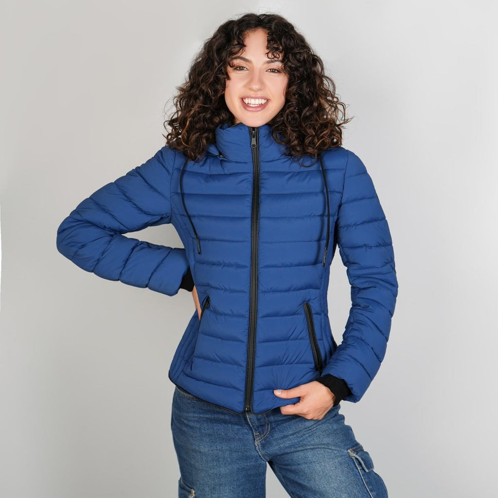 Chamarra capitonada de cuello alto con gorro desmontable — Deep Blue