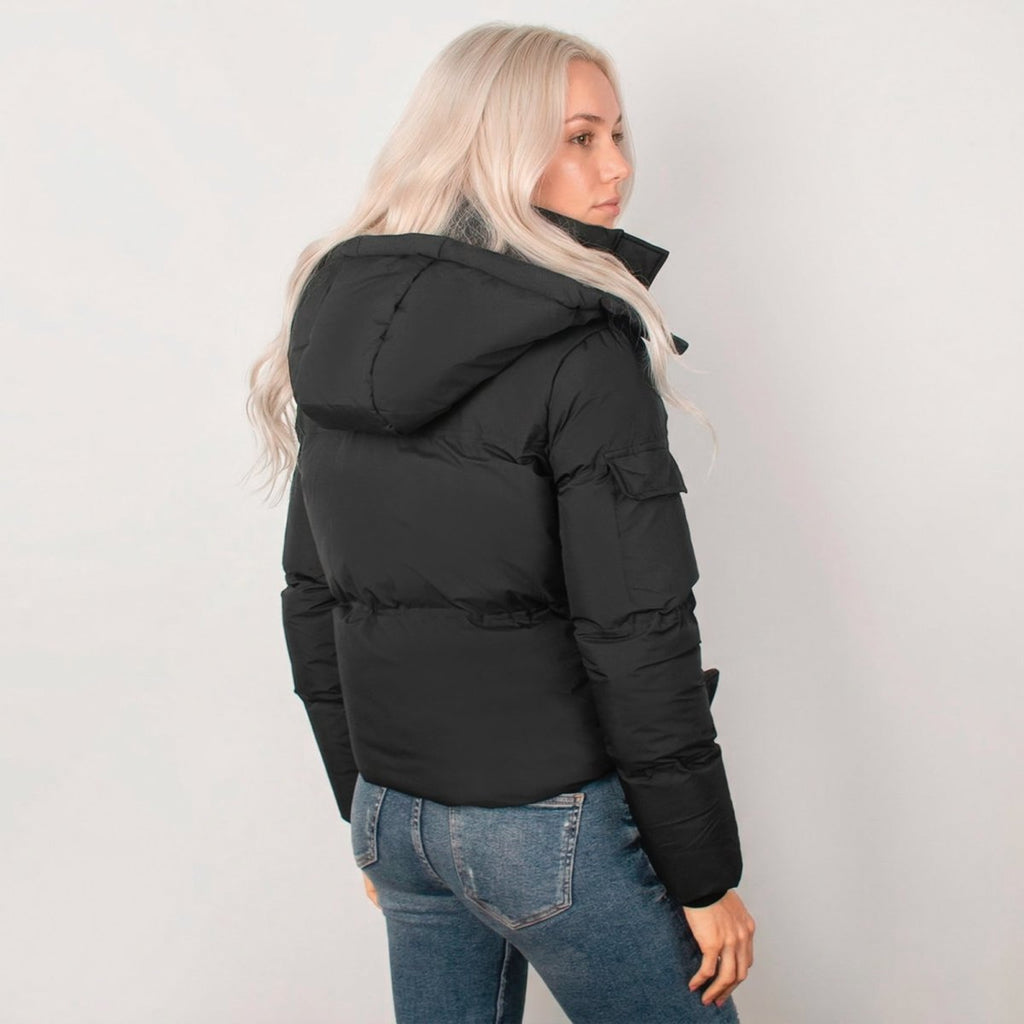 Chamarra corta capitonada con capucha desmontable — Black