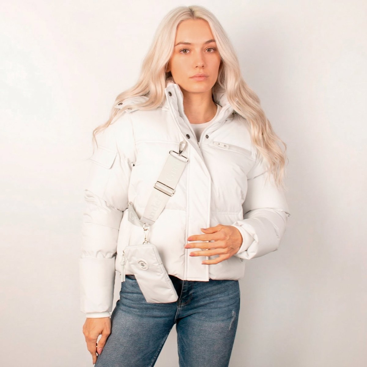 Chamarra corta capitonada con capucha desmontable — Off White