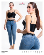 Jeans Michelle Ferrar skinny en azul medio con cinturón — Mezclilla media
